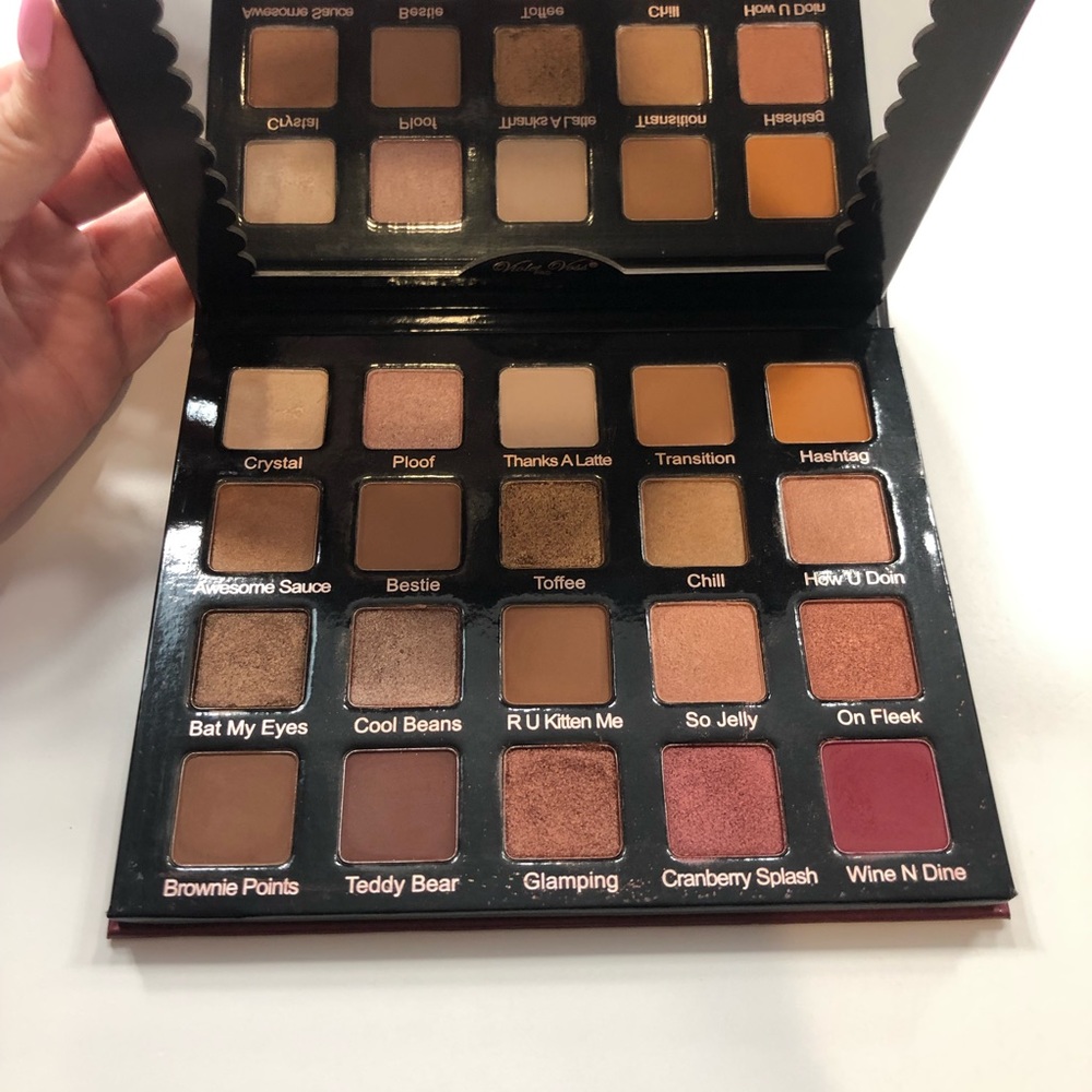 Violet Voss- eyeshadow